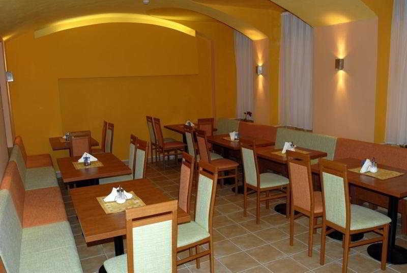 City Central De Luxe Praga Restaurante foto